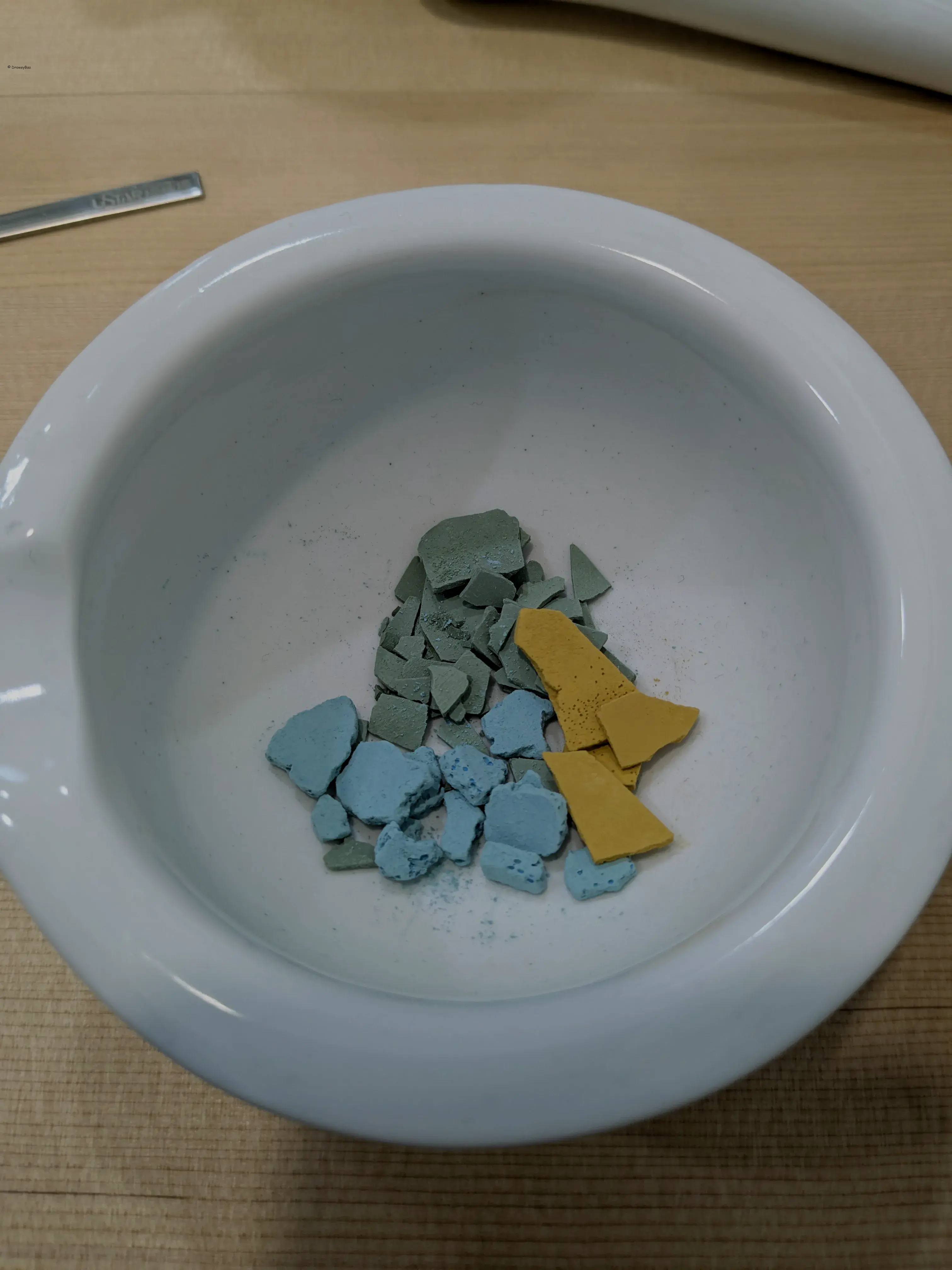 /images/painting/膠彩/深海/材料/s3.webp