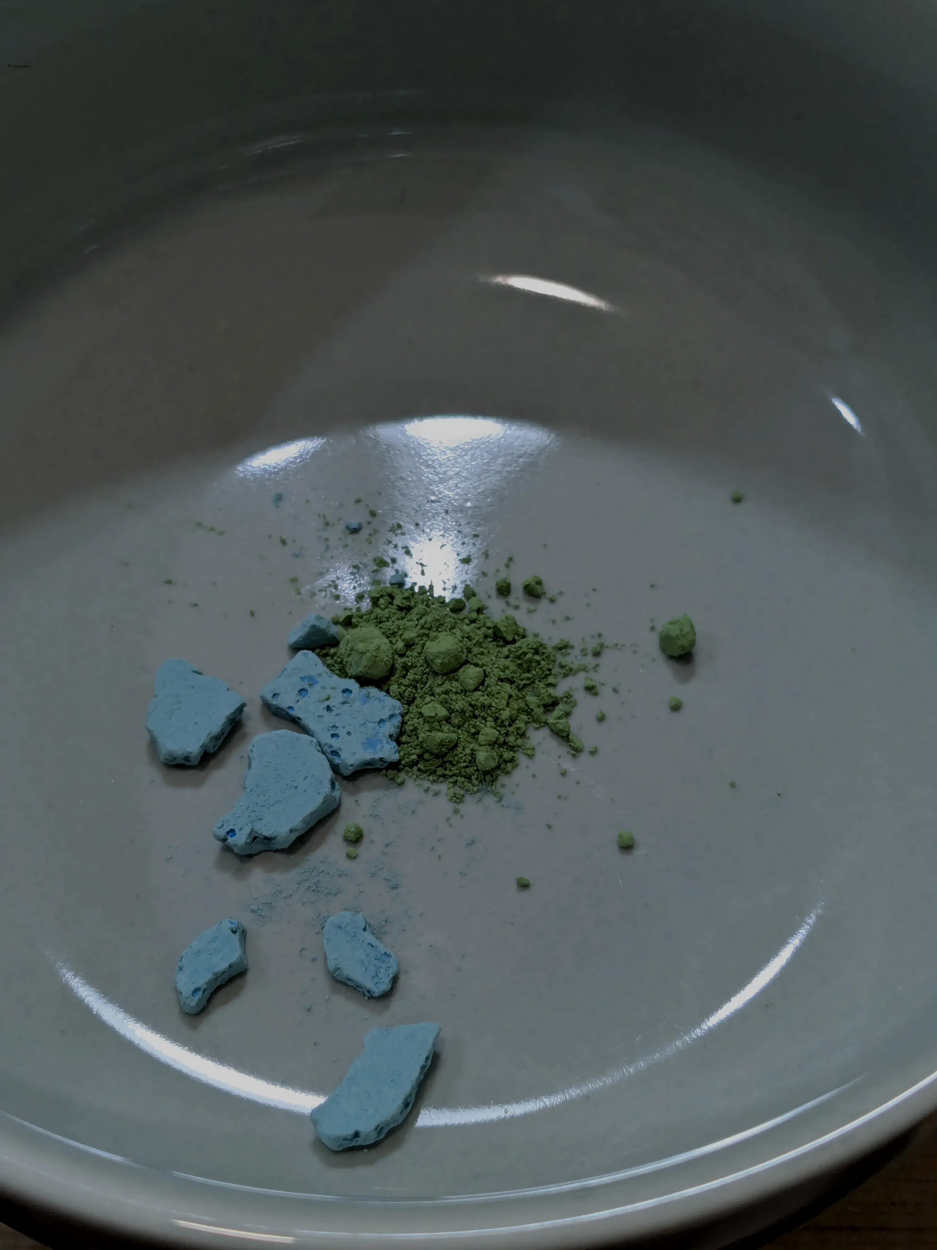 /images/painting/膠彩/深海/材料/s4.webp